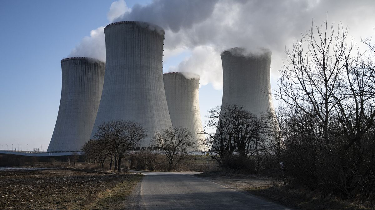 Vláda tlačí Česko k obřímu jadernému plánu. Je to riziko, varují experti